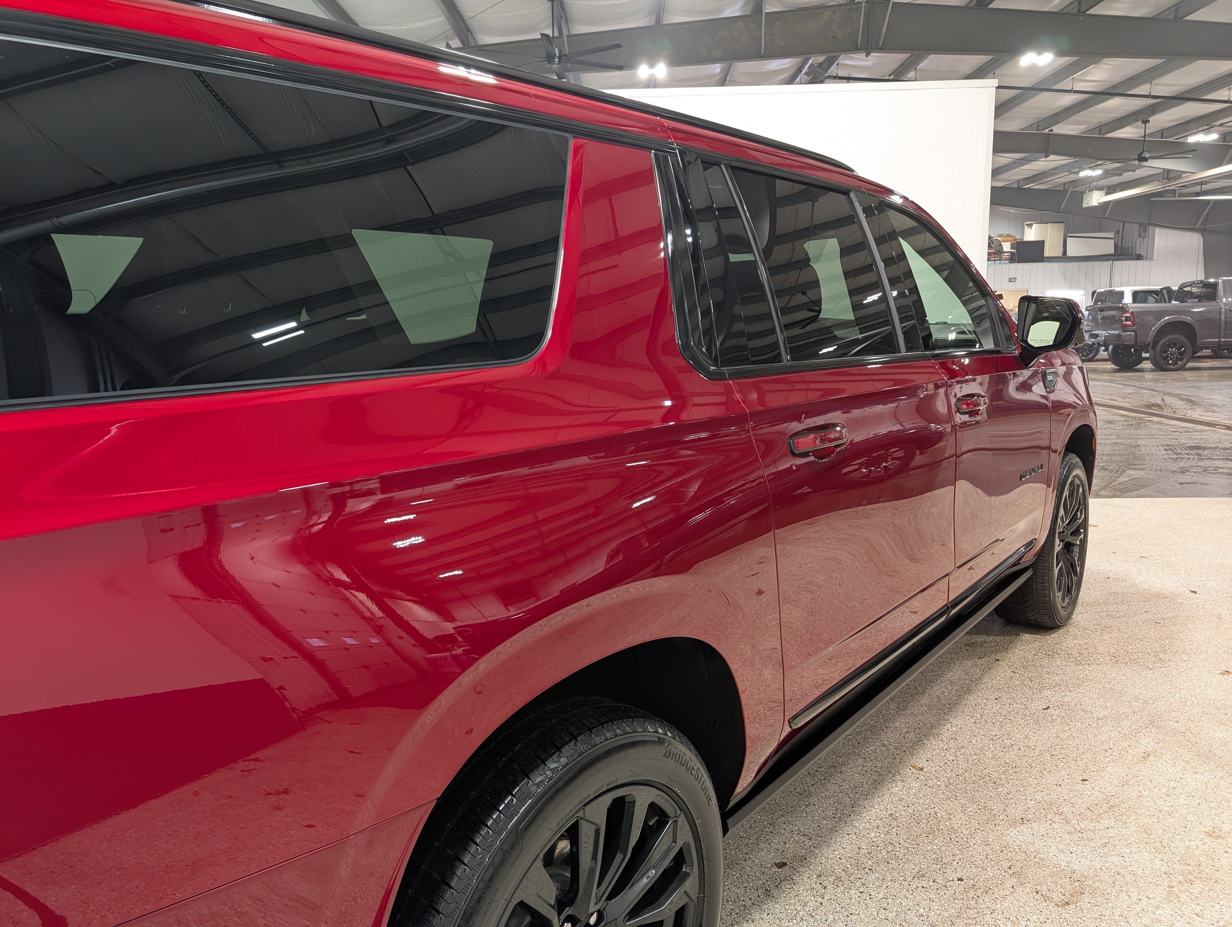 Used 2023 GMC Yukon XL Denali w/ Denali Reserve Package image 3