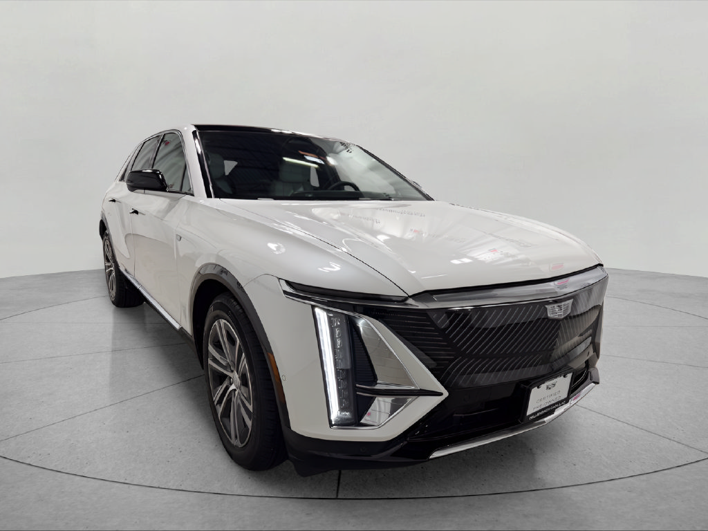 Certified 2024 Cadillac Lyriq Luxury w/ LPO, Floor Liner Package AWD/4WD image 7