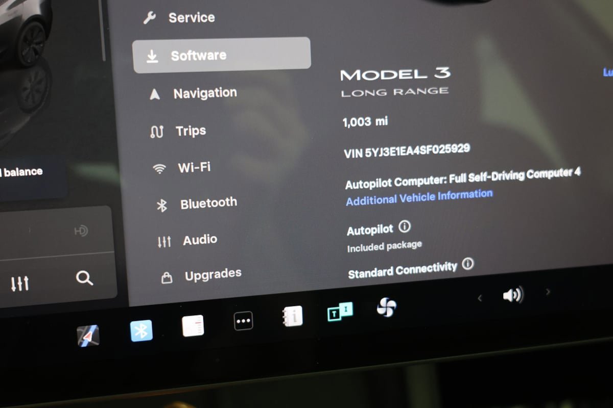 Used 2025 Tesla Model 3 RWD image 12