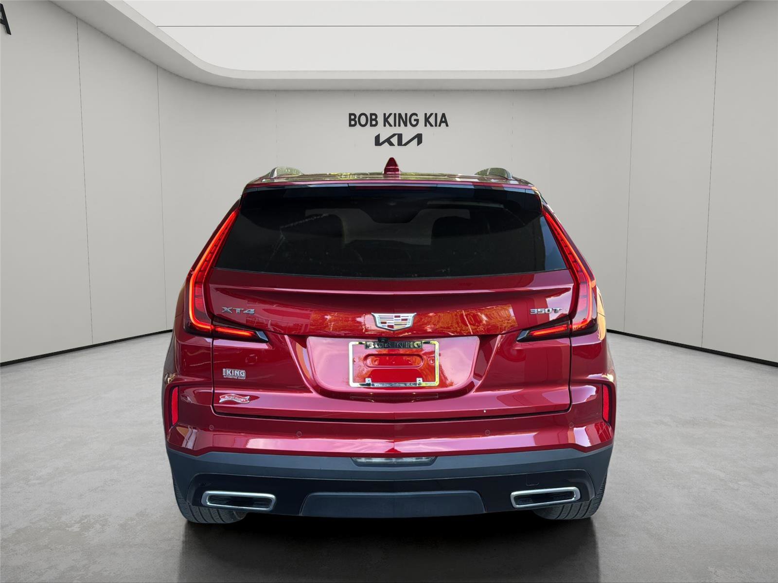 Used 2025 Cadillac XT4 Premium Luxury FWD image 4