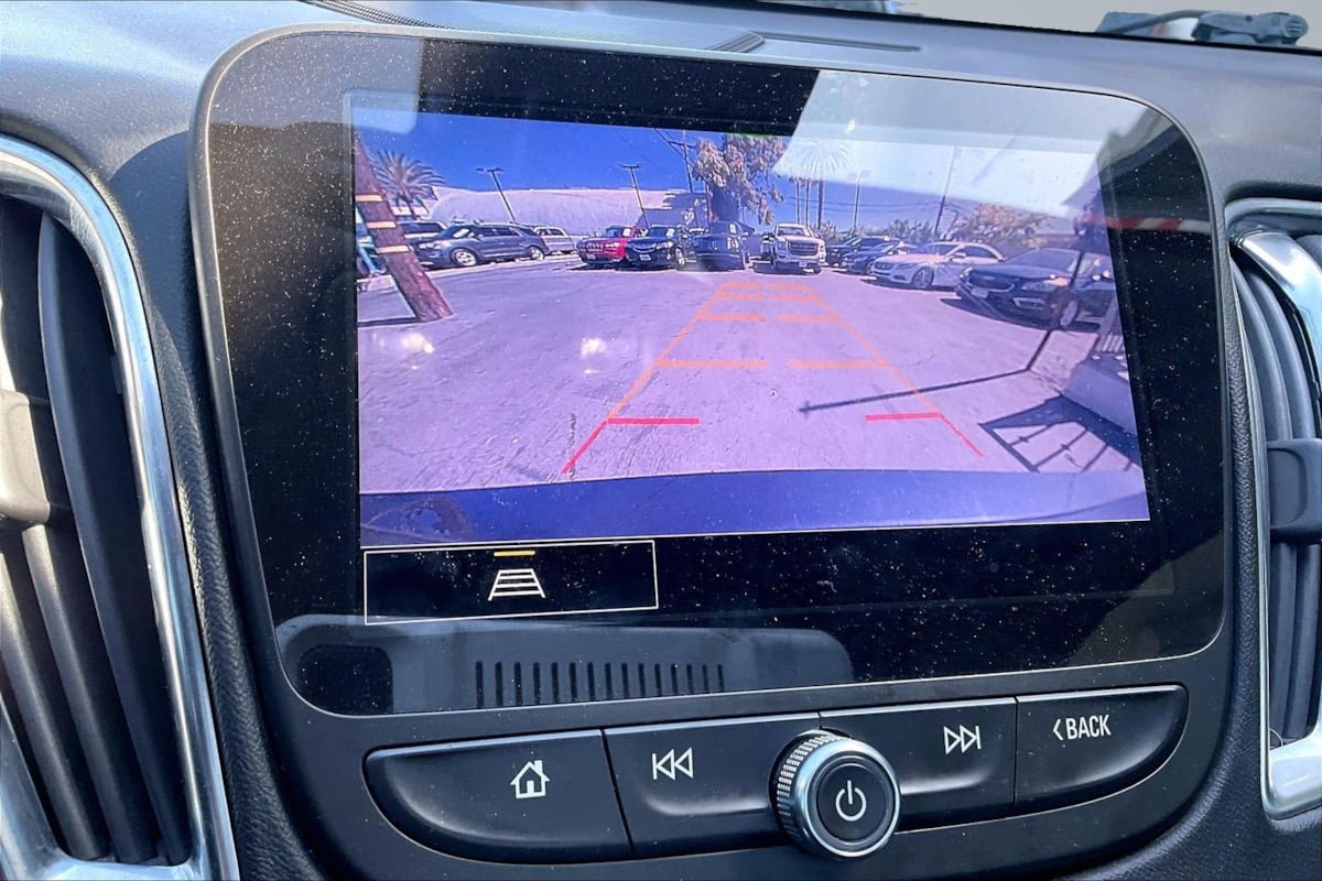 Used 2021 Chevrolet Malibu Premier FWD image 20