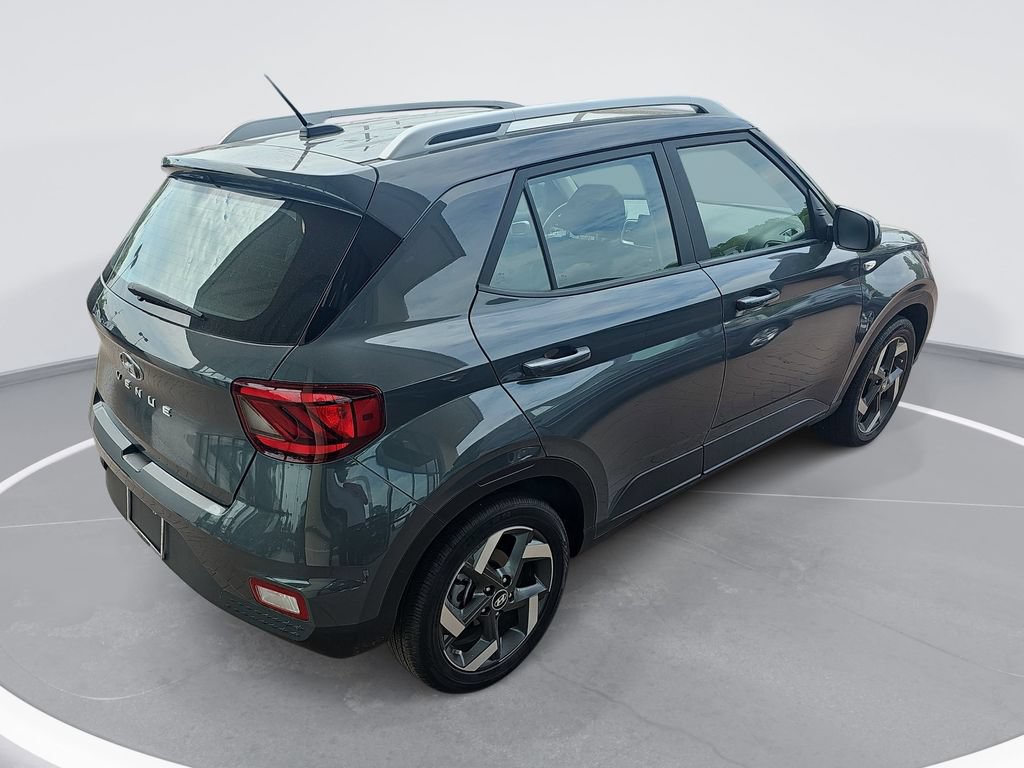 Certified 2026 Hyundai Venue SEL FWD image 5