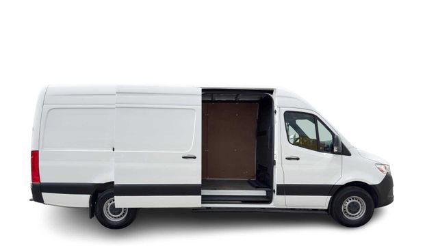Used 2023 Mercedes-Benz Sprinter 2500 image 9
