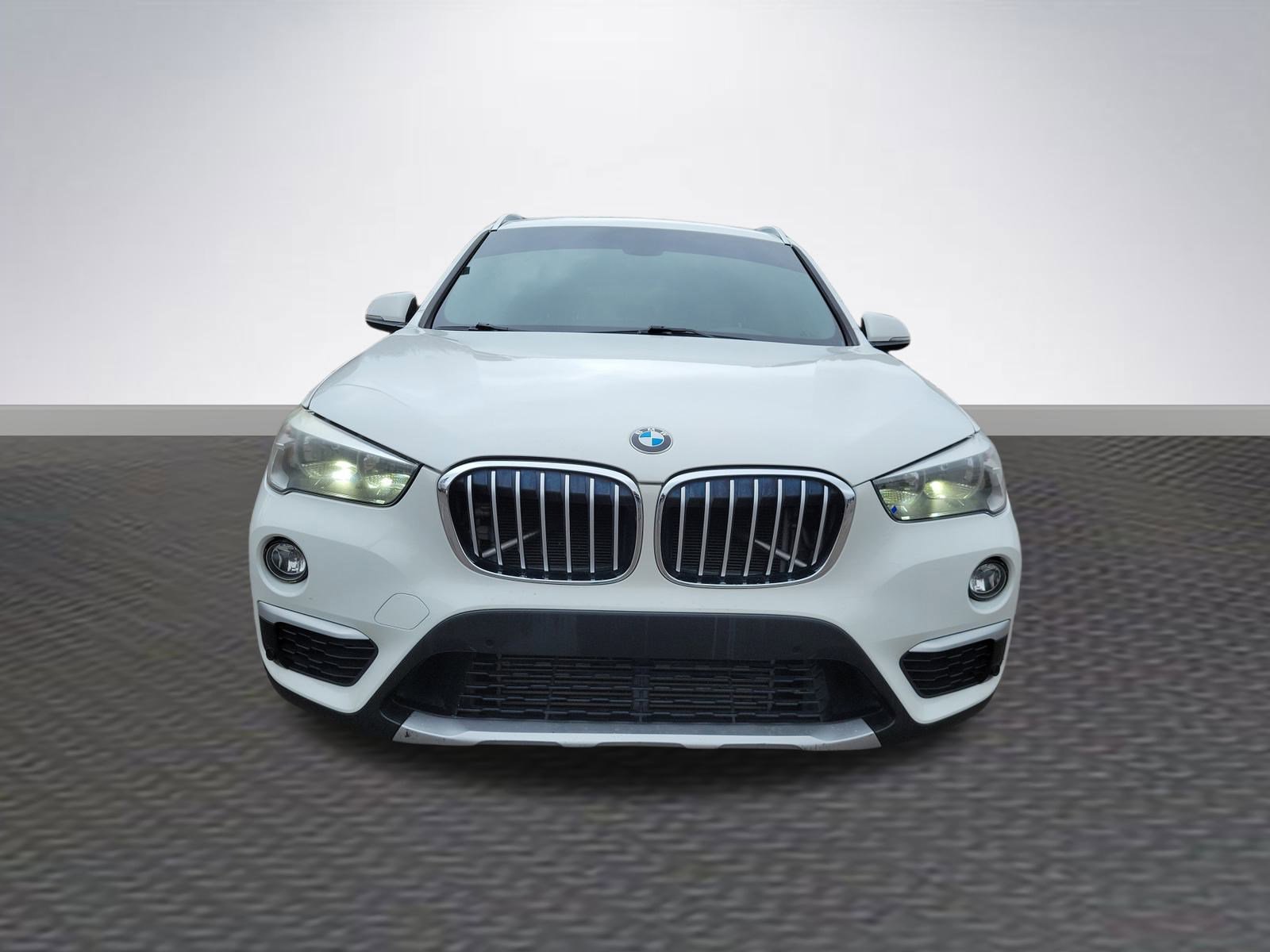 Used 2018 BMW X1 xDrive28i image 2