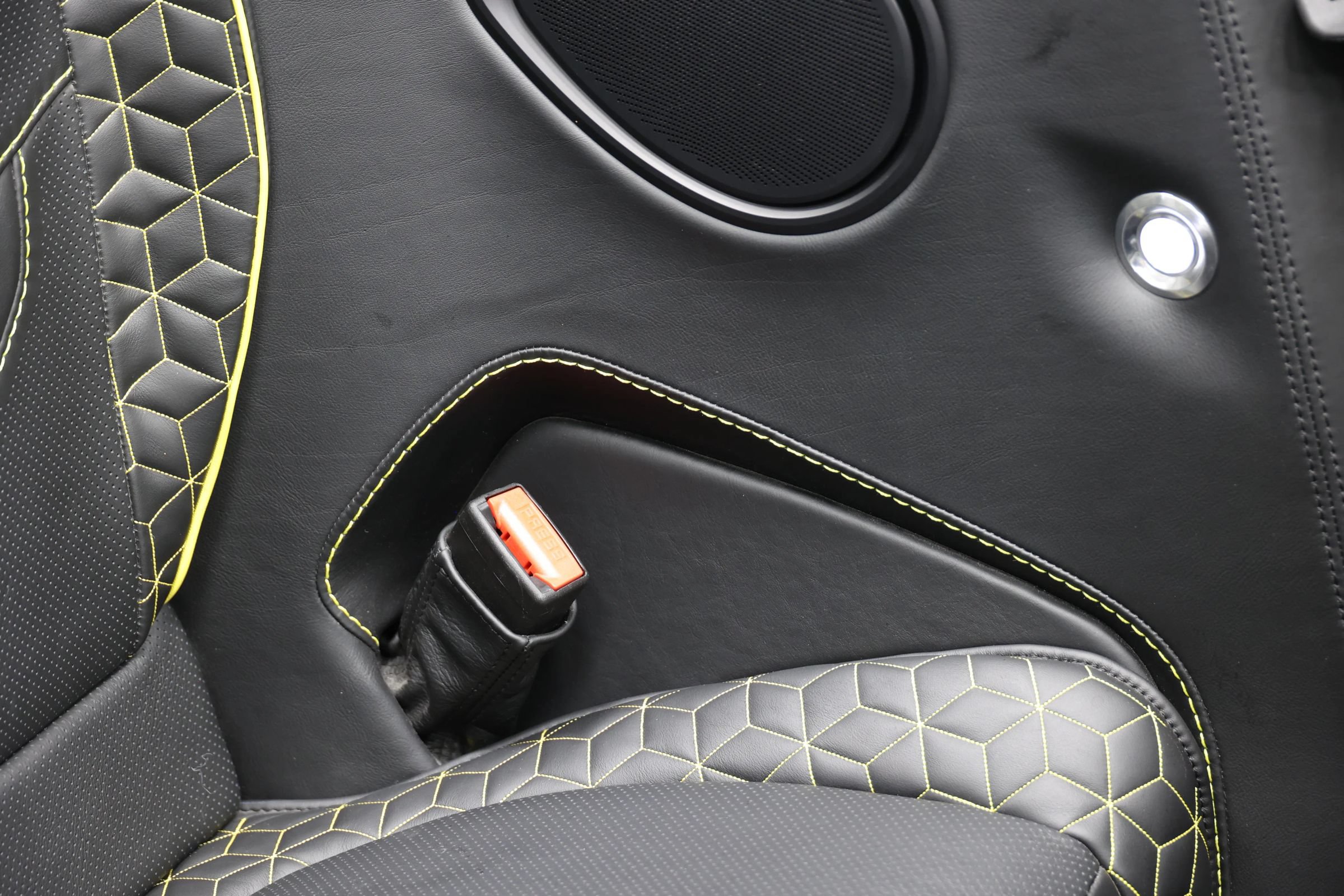 Used 2021 Aston Martin DBS Superleggera Volante RWD image 86