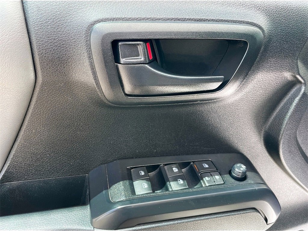 Used 2022 Toyota Tacoma SR w/ SR Convenience Package image 9