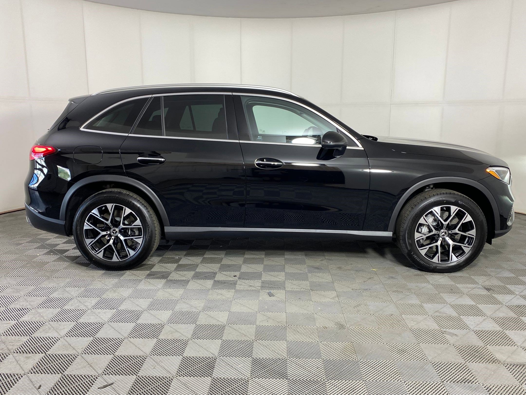 Used 2026 Mercedes-Benz GLC 350e 4MATIC image 7