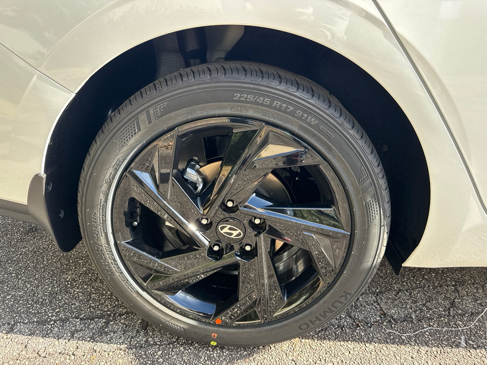 New 2026 Hyundai Elantra SEL Sport FWD image 18