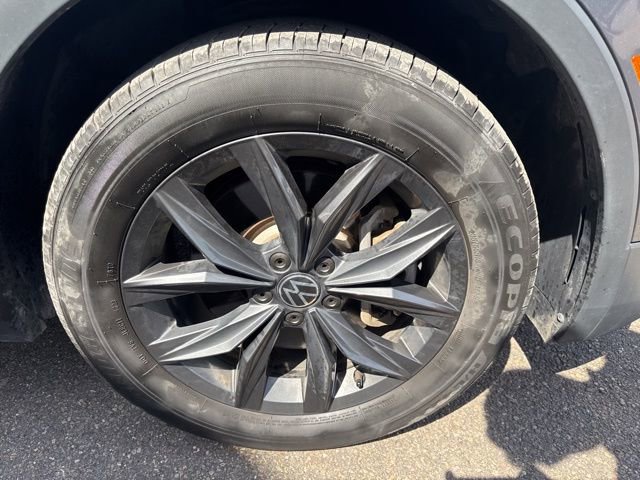 Used 2024 Volkswagen Tiguan SE AWD/4WD image 13