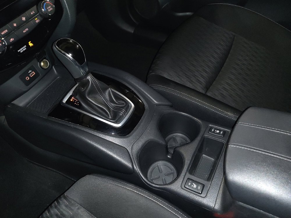 Used 2019 Nissan Rogue SV AWD/4WD image 26