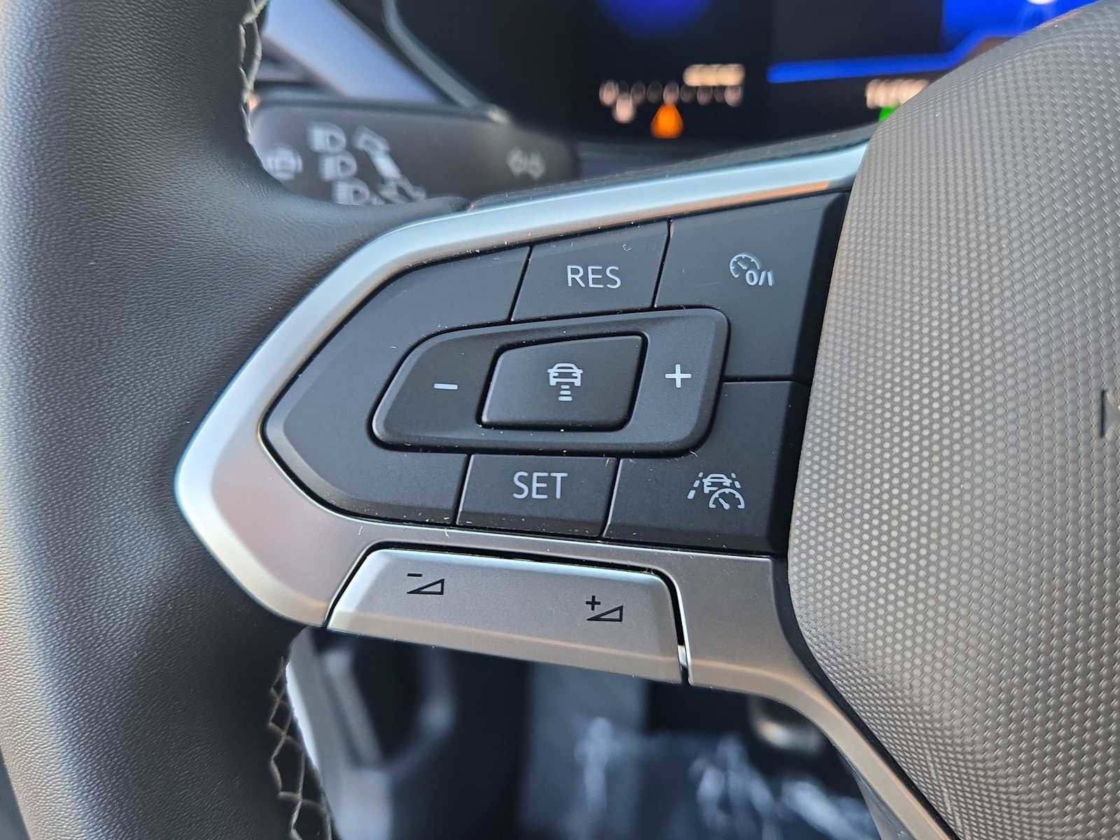 Used 2023 Volkswagen Taos SE image 30