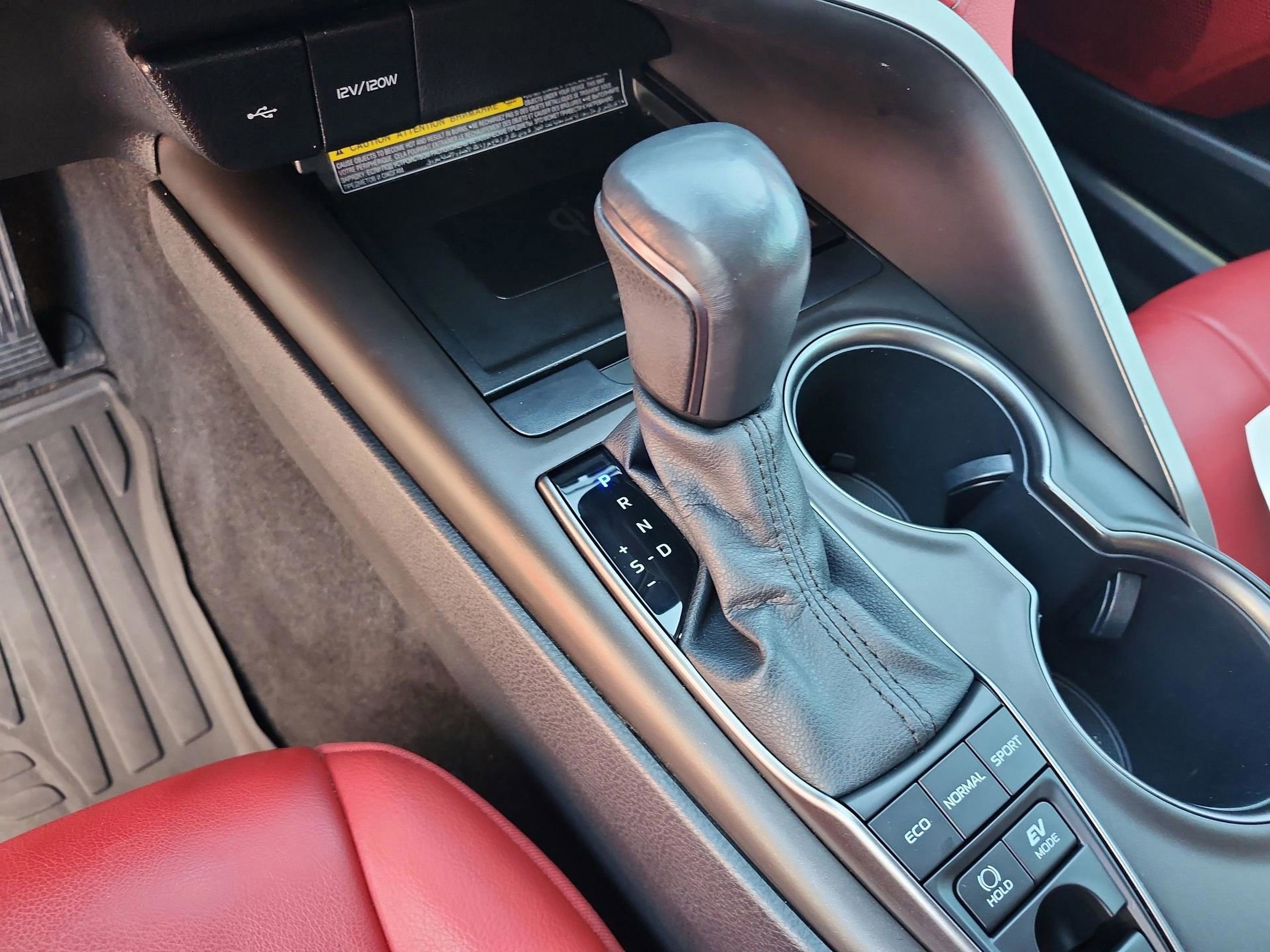 Used 2021 Toyota Camry XSE image 14