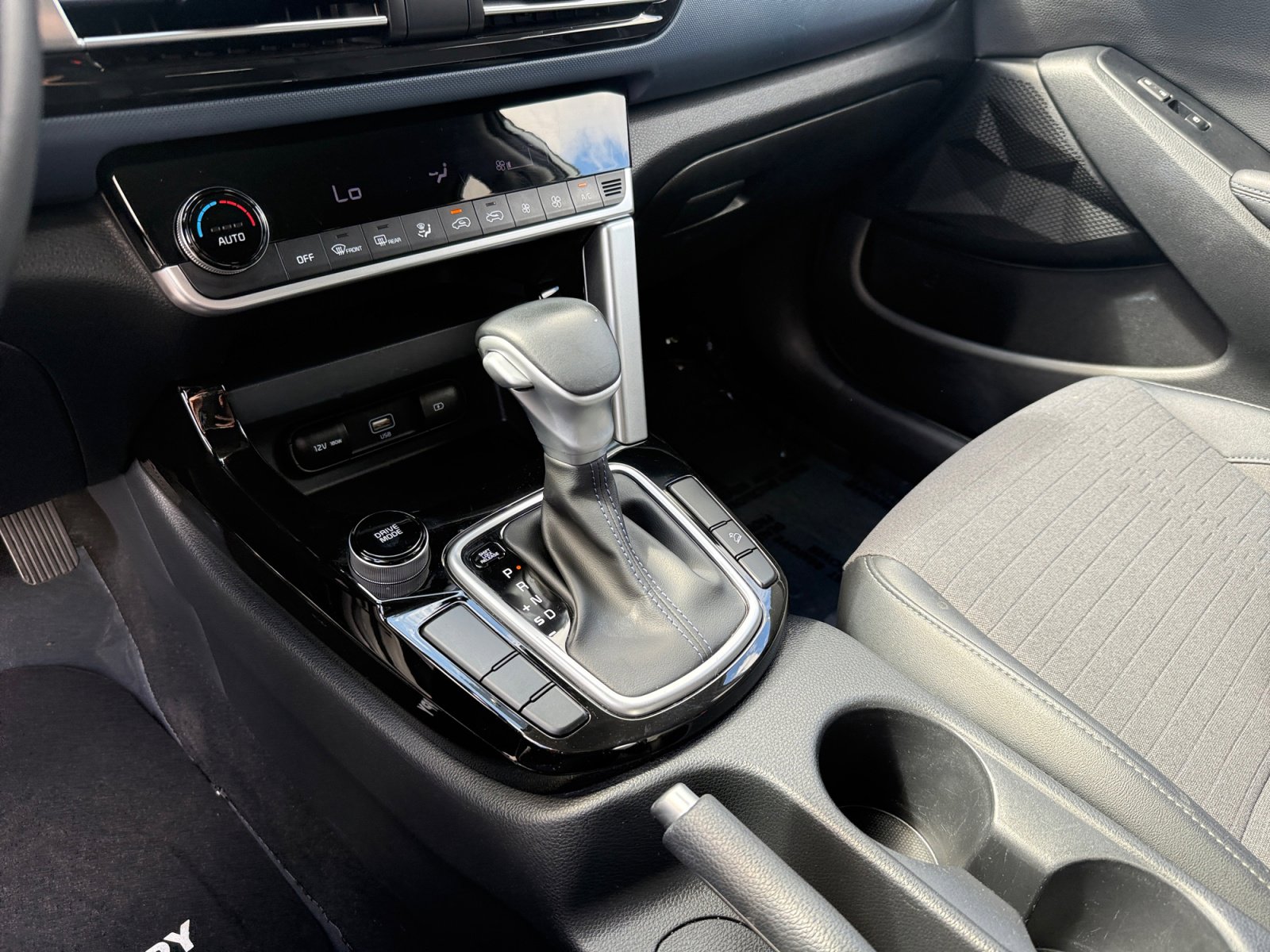 Used 2023 Kia Seltos S w/ Navigation Package image 13