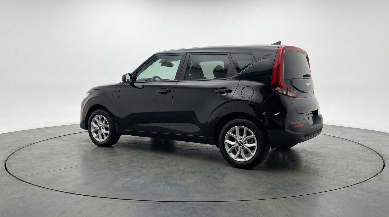 Used 2025 Kia Soul LX w/ LX Technology Package FWD image 6