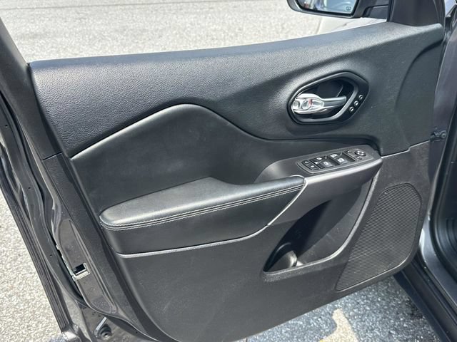 Used 2021 Jeep Cherokee Limited AWD/4WD image 14