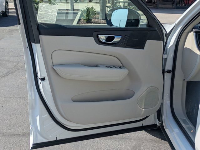 Used 2025 Volvo XC60 B5 Ultra w/ Protection Package Premier AWD/4WD image 14