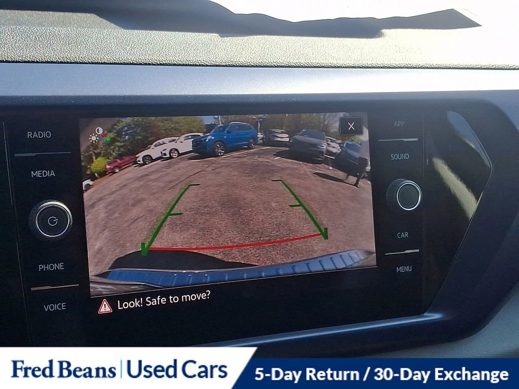 Certified 2023 Volkswagen Taos SE w/ Panoramic Sunroof Package AWD/4WD image 18