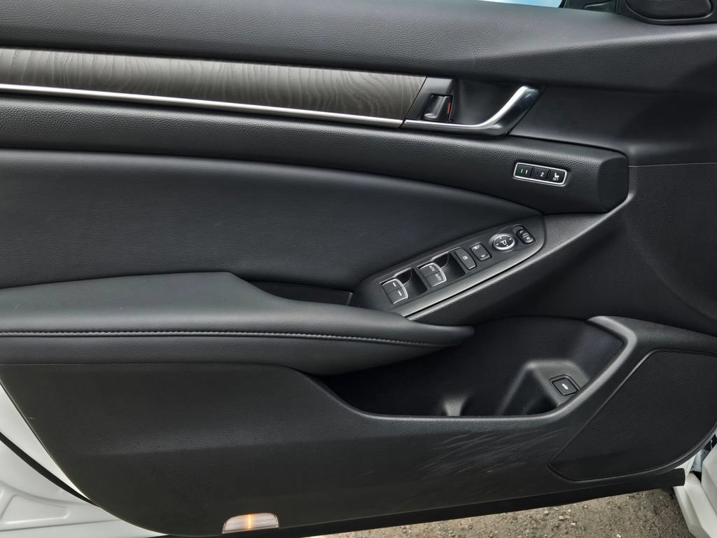 Used 2021 Honda Accord EX-L image 10