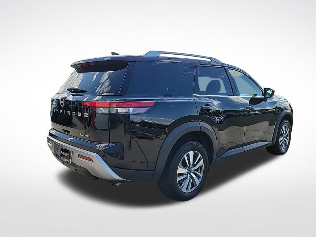Used 2025 Nissan Pathfinder SL AWD/4WD image 4