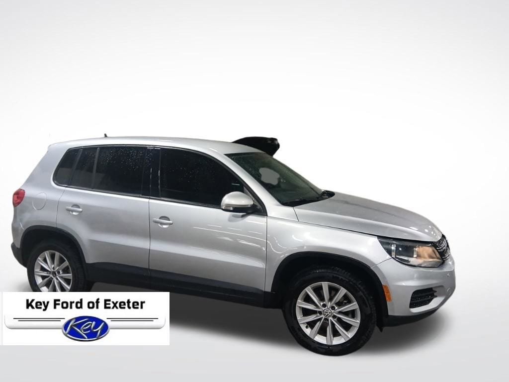 Used 2017 Volkswagen Tiguan Limited w/ Alloy Wheels Package AWD/4WD image 1