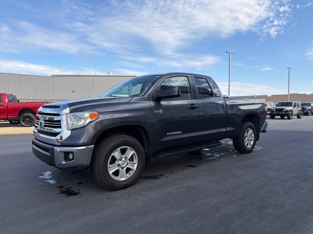 Certified 2016 Toyota Tundra SR5 w/ SR5 Upgrade Package AWD/4WD image 3