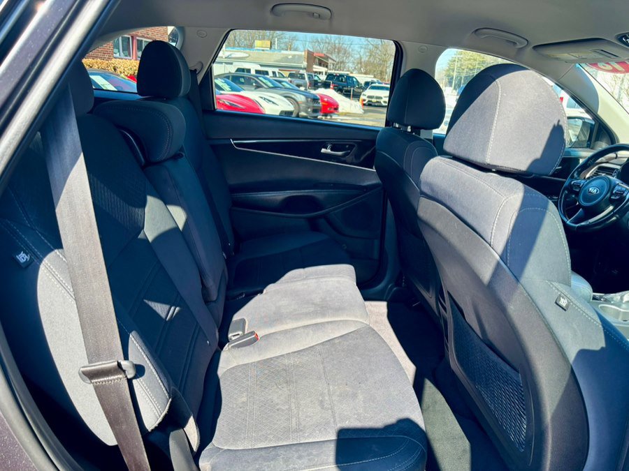 Used 2018 Kia Sorento LX w/ LX V6 Convenience Package image 16