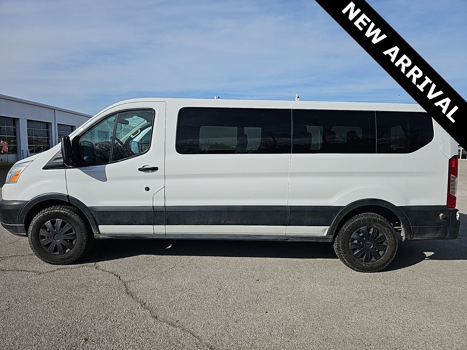 Used 2019 Ford Transit 350 XLT image 2