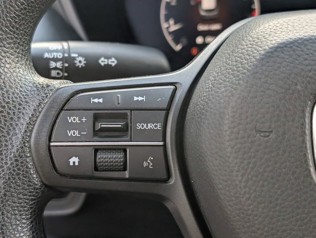 Used 2023 Honda HR-V LX image 25