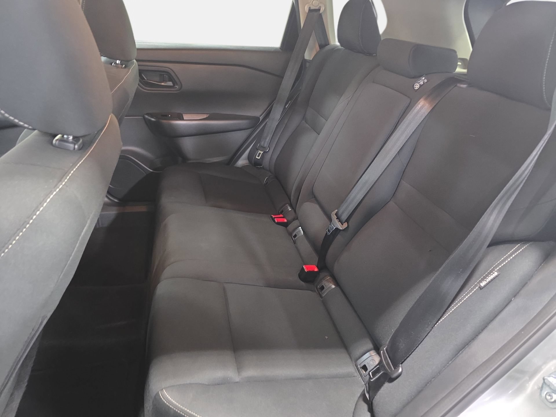 Used 2024 Nissan Rogue S FWD image 13