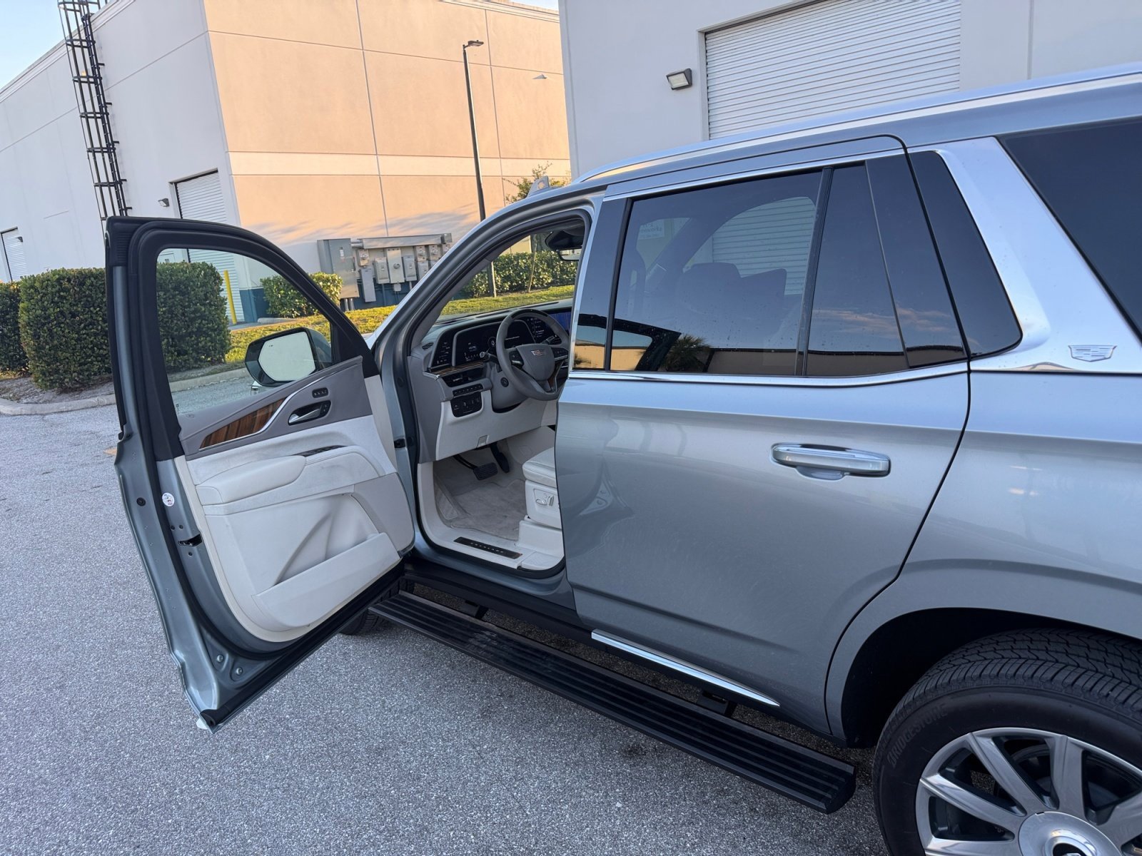 Used 2024 Cadillac Escalade Premium Luxury Platinum image 46