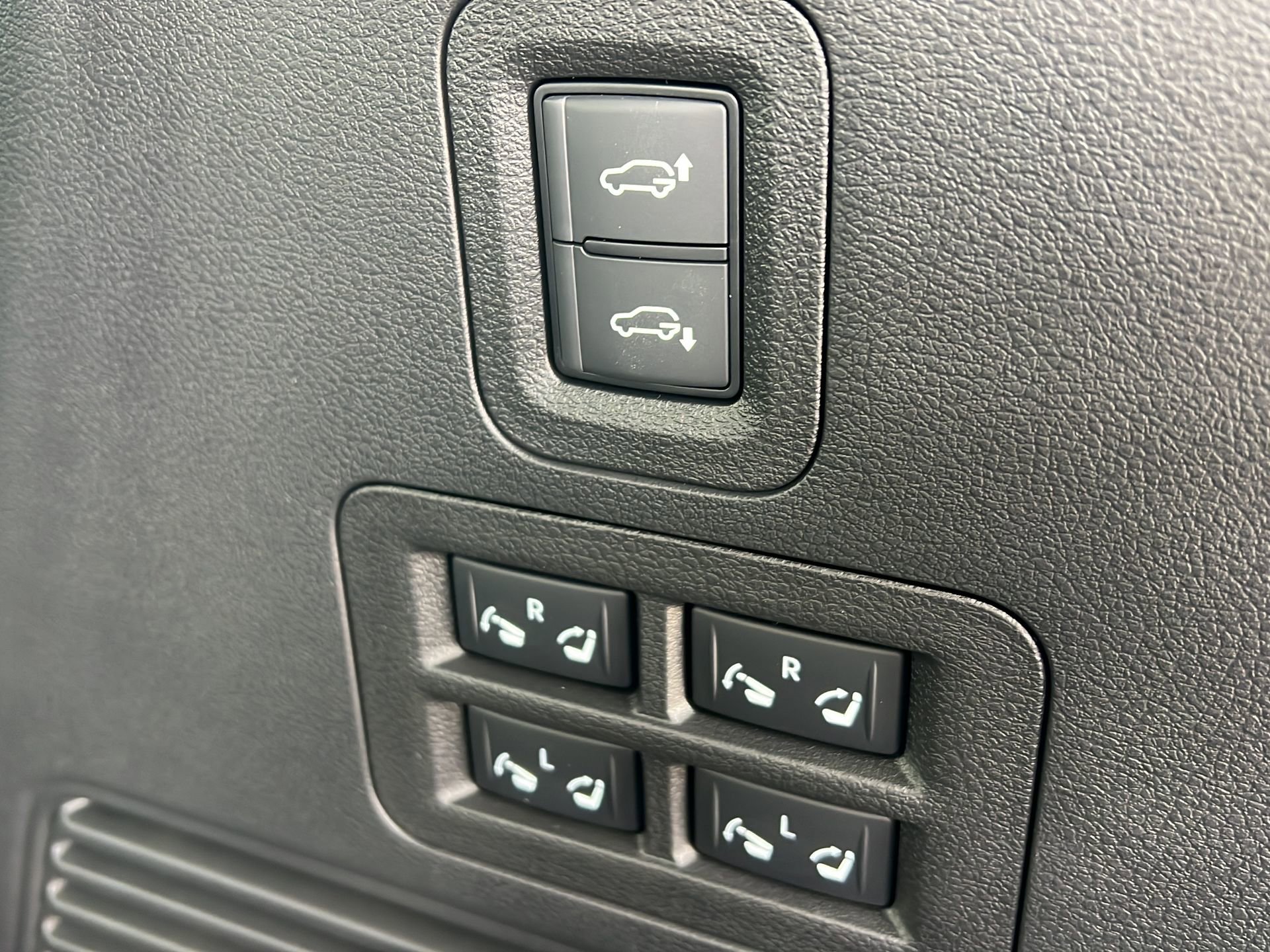 New 2026 INFINITI QX80 Autograph w/ Premium Cargo Package image 11