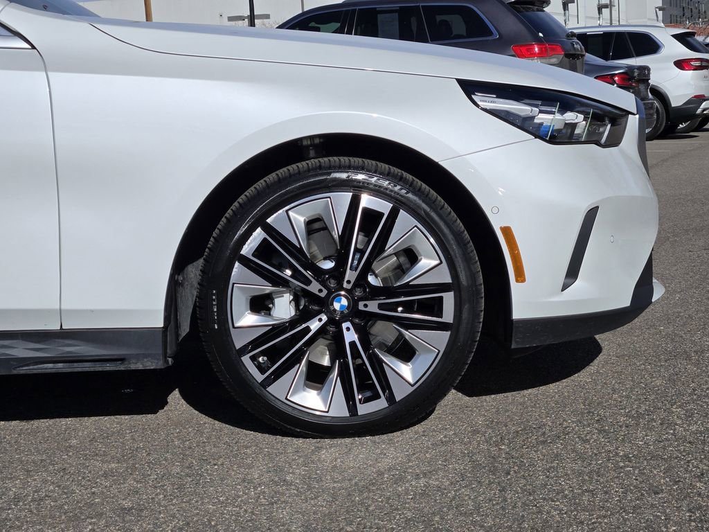 Certified 2025 BMW 530i xDrive w/ Executive Package image 12