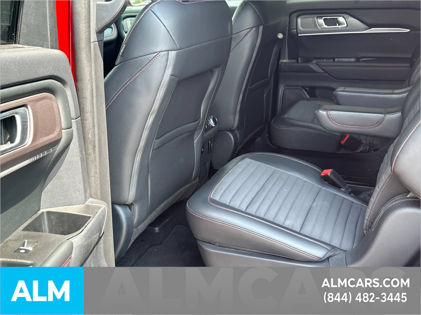 Used 2025 Ford Explorer ST-Line w/ Premium Package RWD image 24