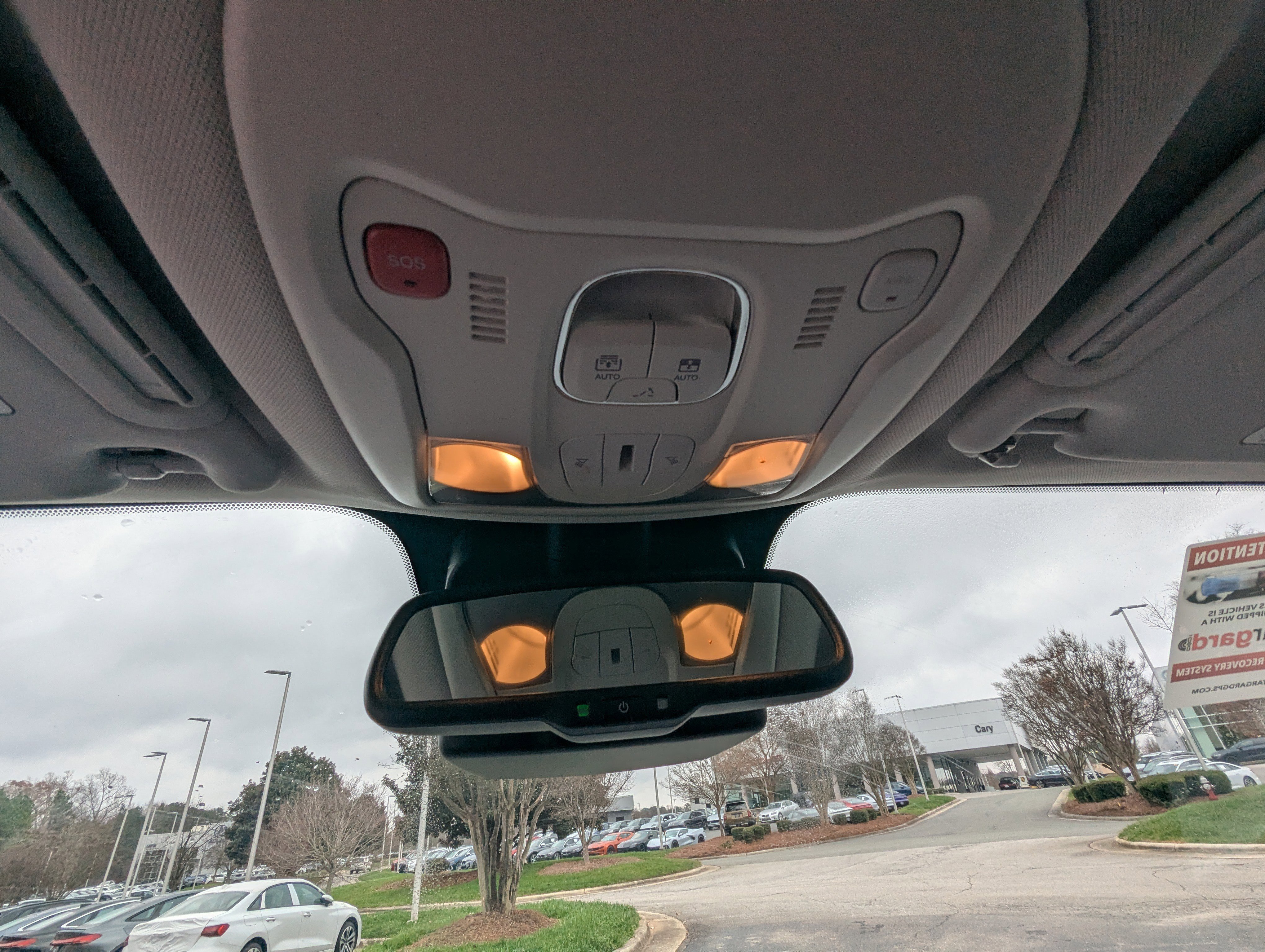 Used 2020 Jeep Renegade Latitude w/ Popular Equipment Group image 26