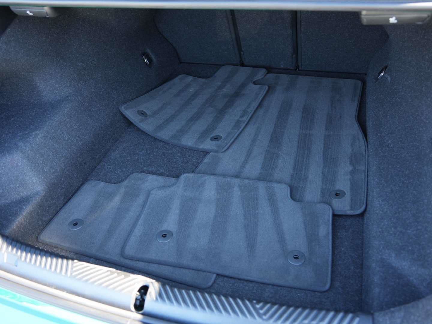 Used 2025 BMW M5 w/ Carbon Package image 6