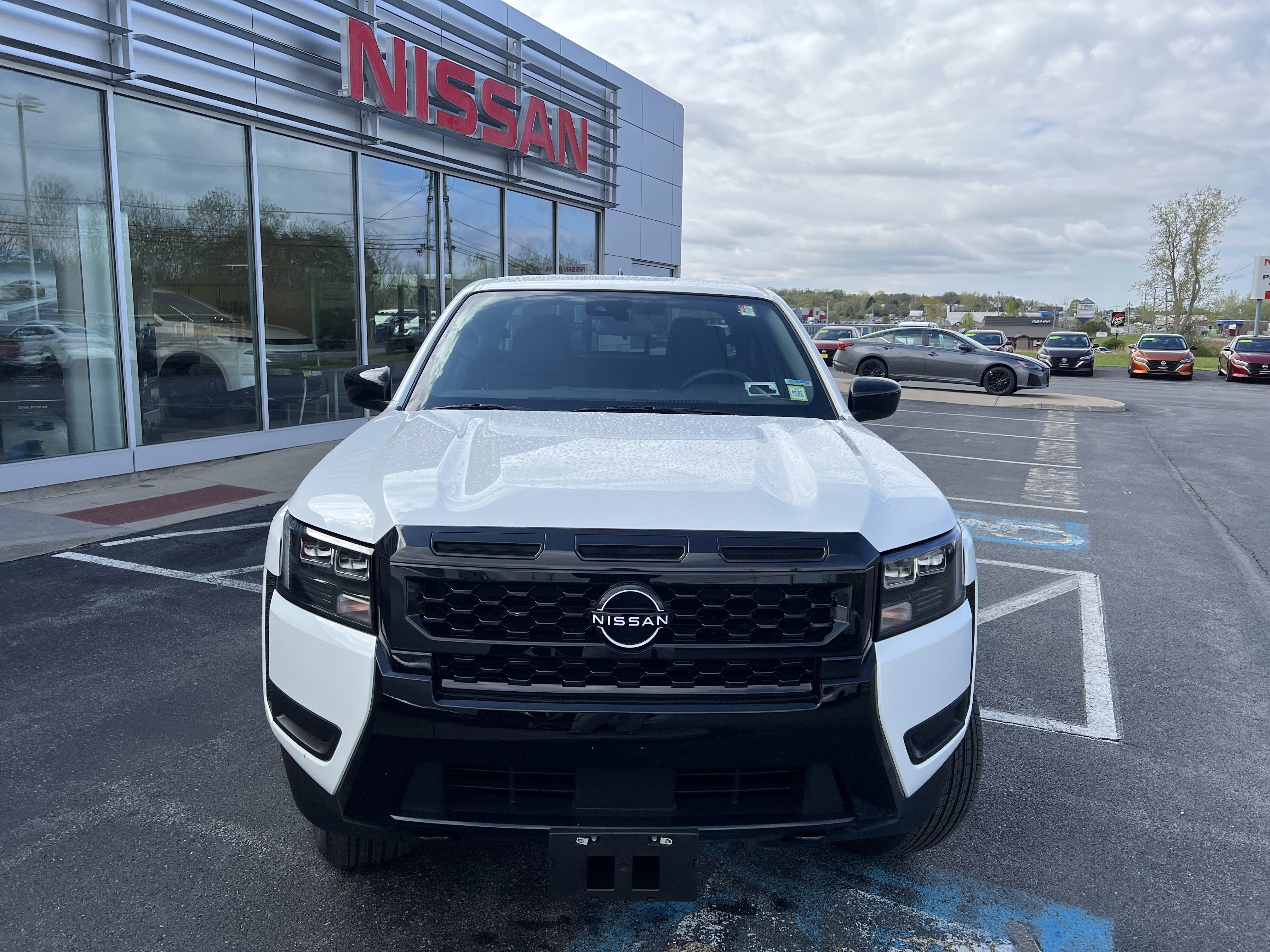 Used 2026 Nissan Frontier SV w/ All-Weather Content Package AWD/4WD image 14