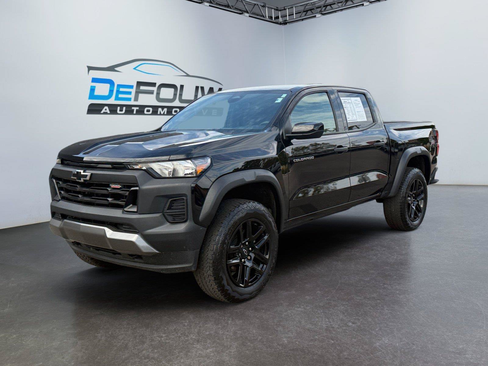 Used 2024 Chevrolet Colorado Trail Boss w/ Safety Package AWD/4WD image 7