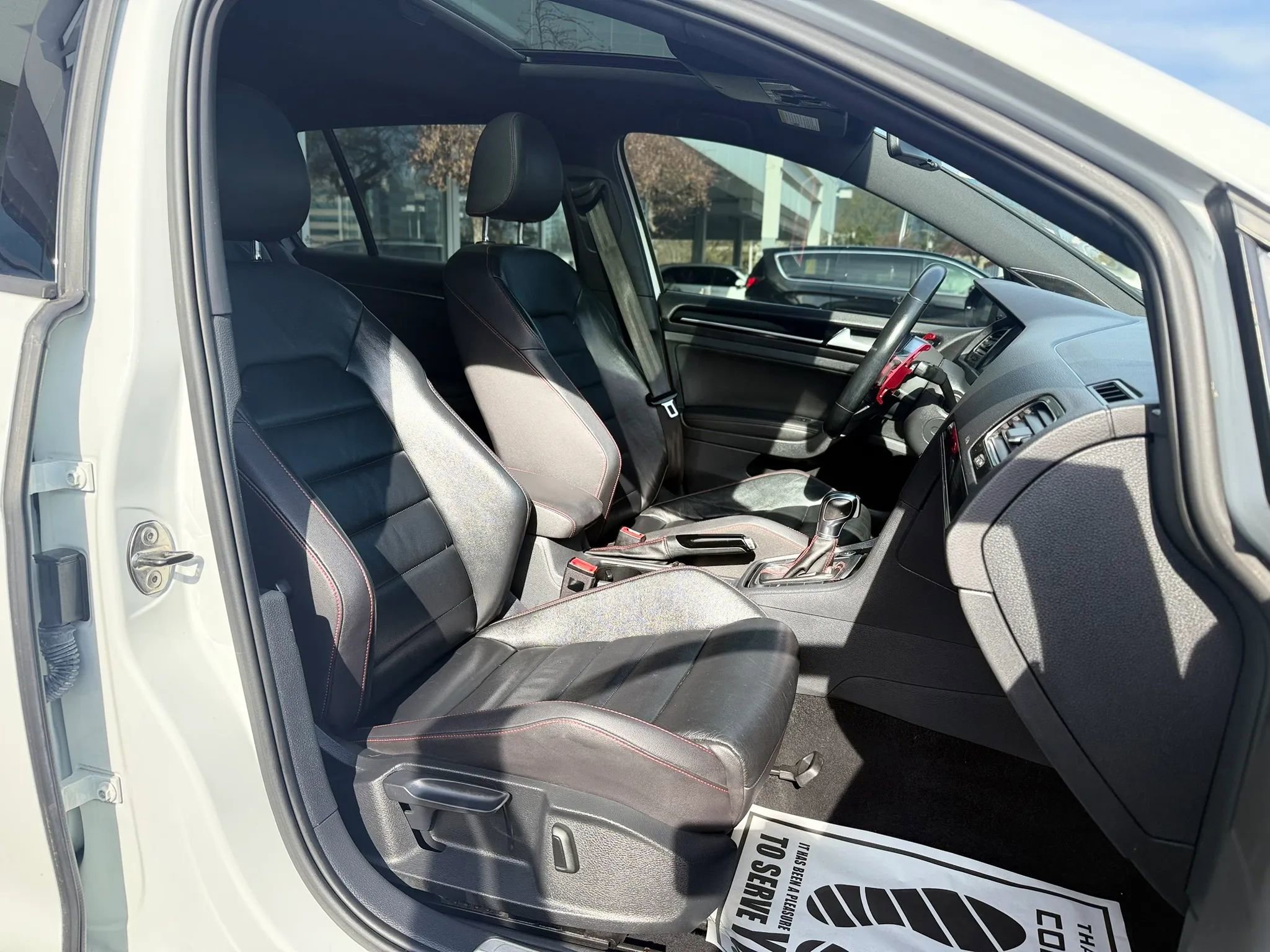 Used 2015 Volkswagen GTI SE image 37