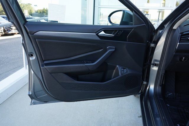 Used 2024 Volkswagen Jetta SE image 15