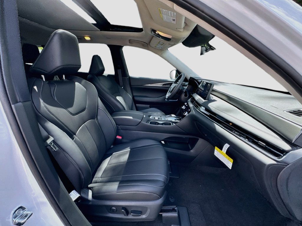 New 2027 INFINITI QX60 Luxe w/ Cargo Package FWD image 31