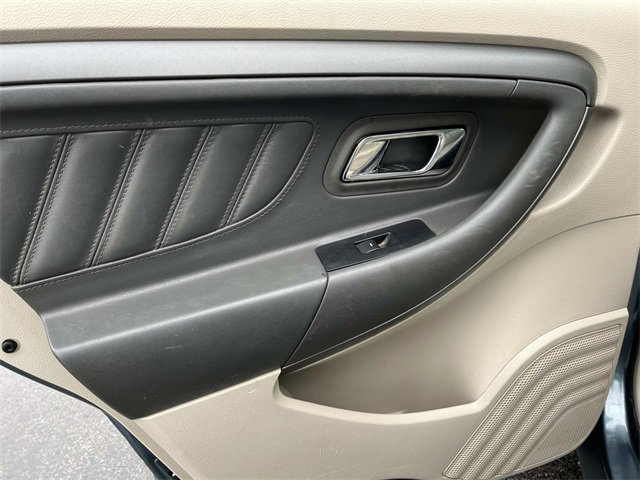 Used 2010 Ford Taurus SEL image 18