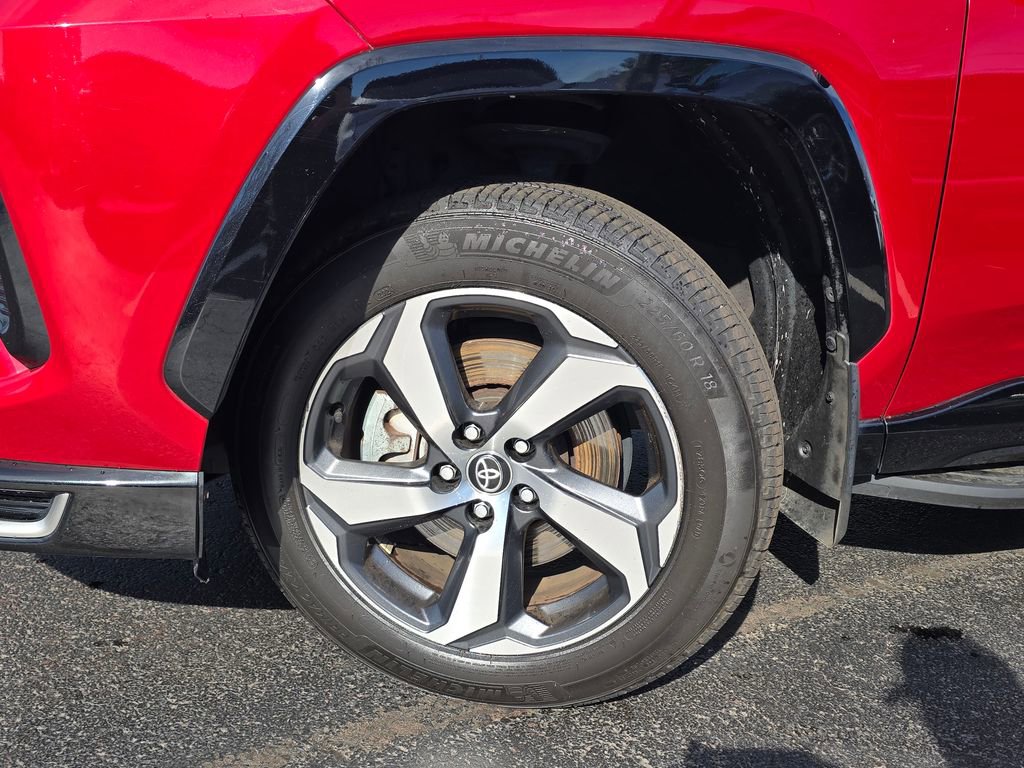 Used 2021 Toyota RAV4 SE w/ Weather & Moonroof Package AWD/4WD image 2