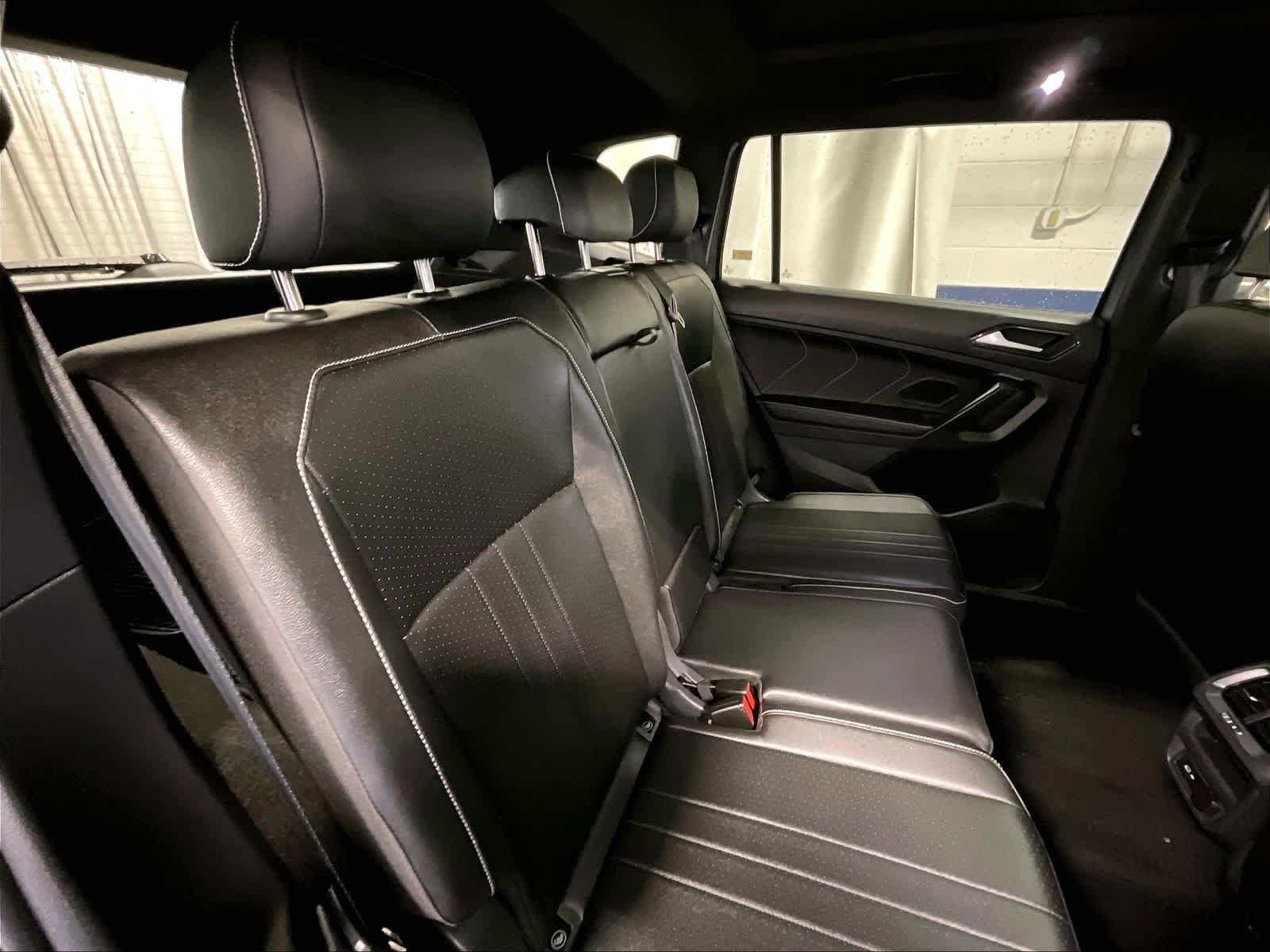 Used 2024 Volkswagen Tiguan SE R-Line AWD/4WD image 16