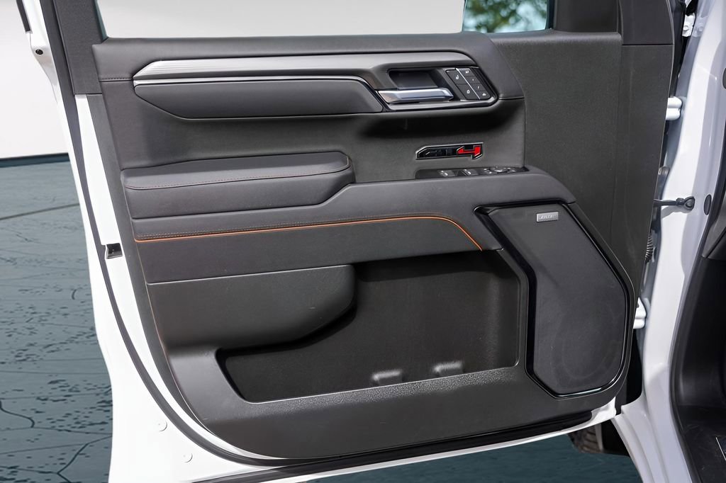 Used 2025 GMC Sierra 1500 AT4 image 25