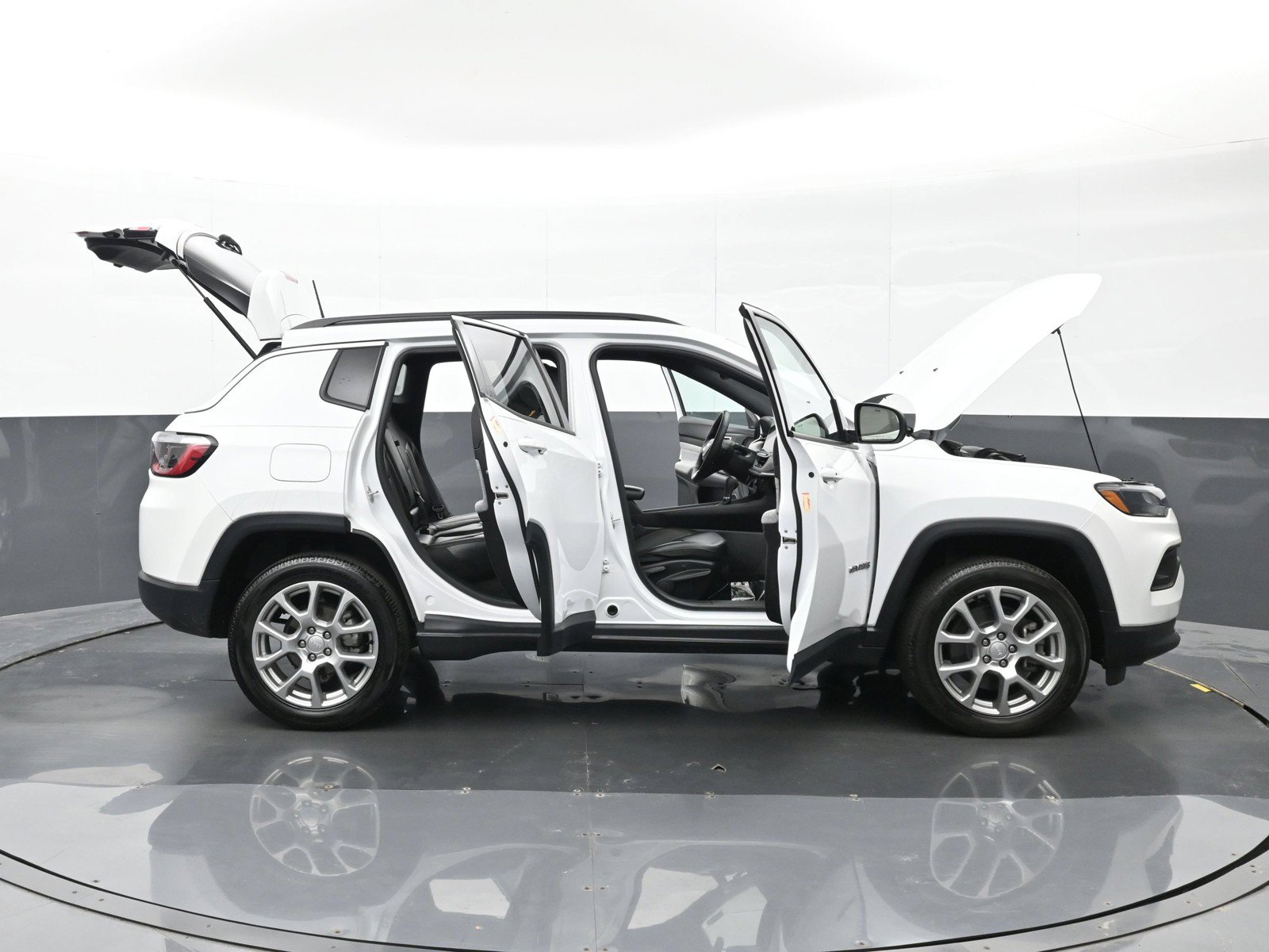 Used 2023 Jeep Compass Latitude AWD/4WD image 47