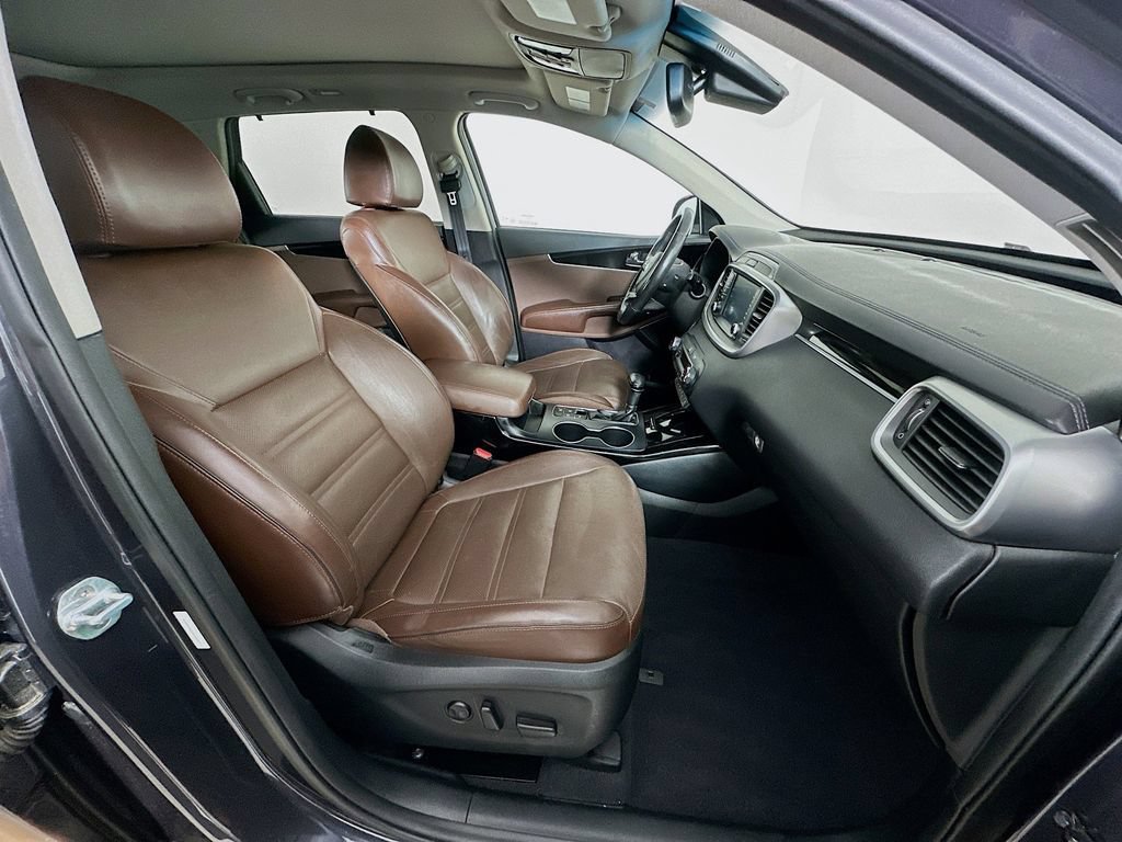 Certified 2019 Kia Sorento SX w/ SX Touring Package FWD image 7