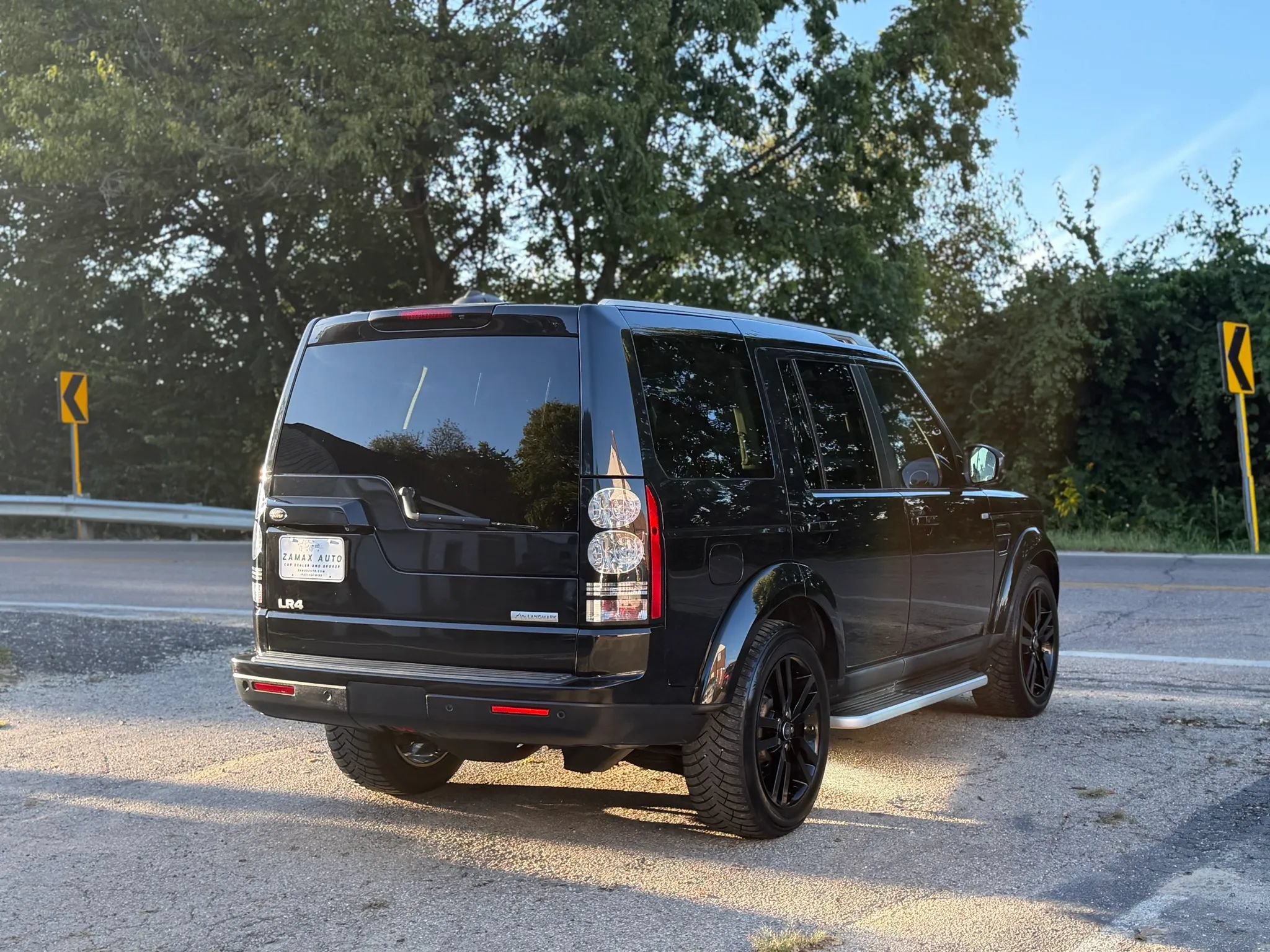Used 2016 Land Rover LR4 HSE LUX AWD/4WD image 11
