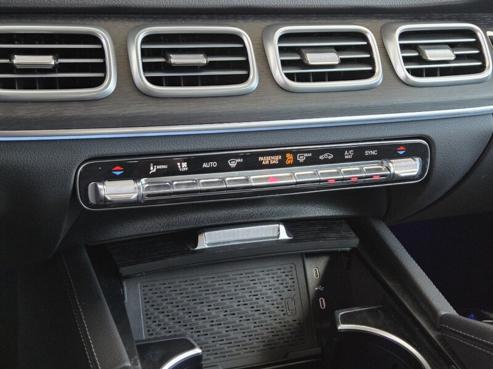 Certified 2025 Mercedes-Benz GLE 580 4MATIC image 33