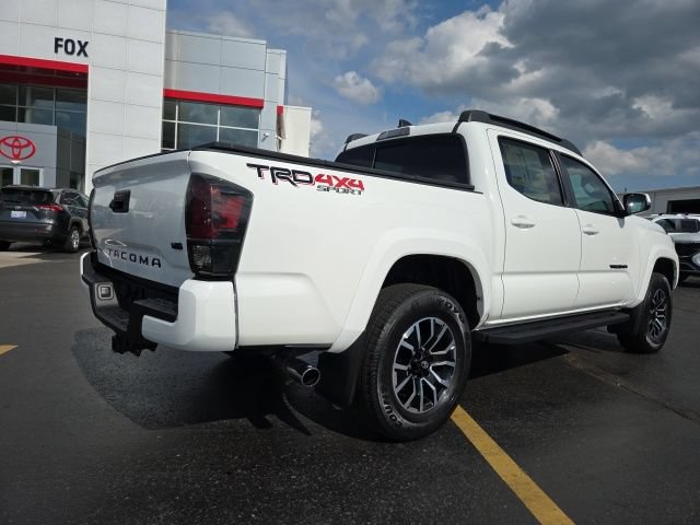 Used 2022 Toyota Tacoma TRD Sport AWD/4WD image 7