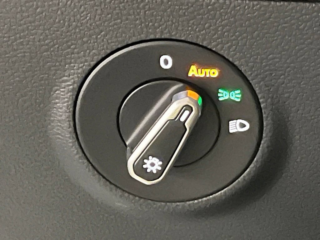 New 2026 Volkswagen Taos SE AWD/4WD image 18